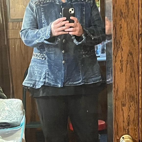 Pyramid Collection Denim Jacket - Picture 14 of 15